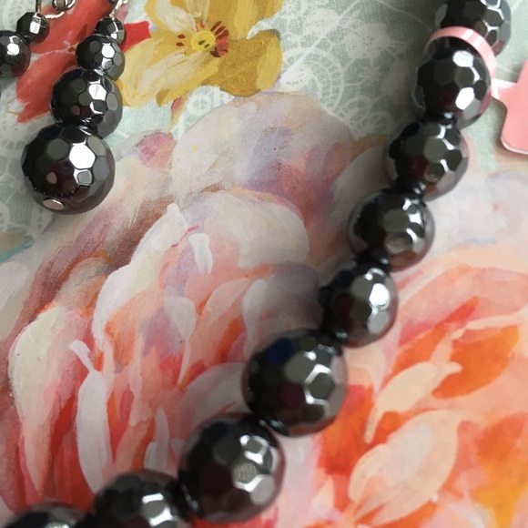 Beautiful Black Hematite Necklace & Earrings Set - Picture 3 of 5